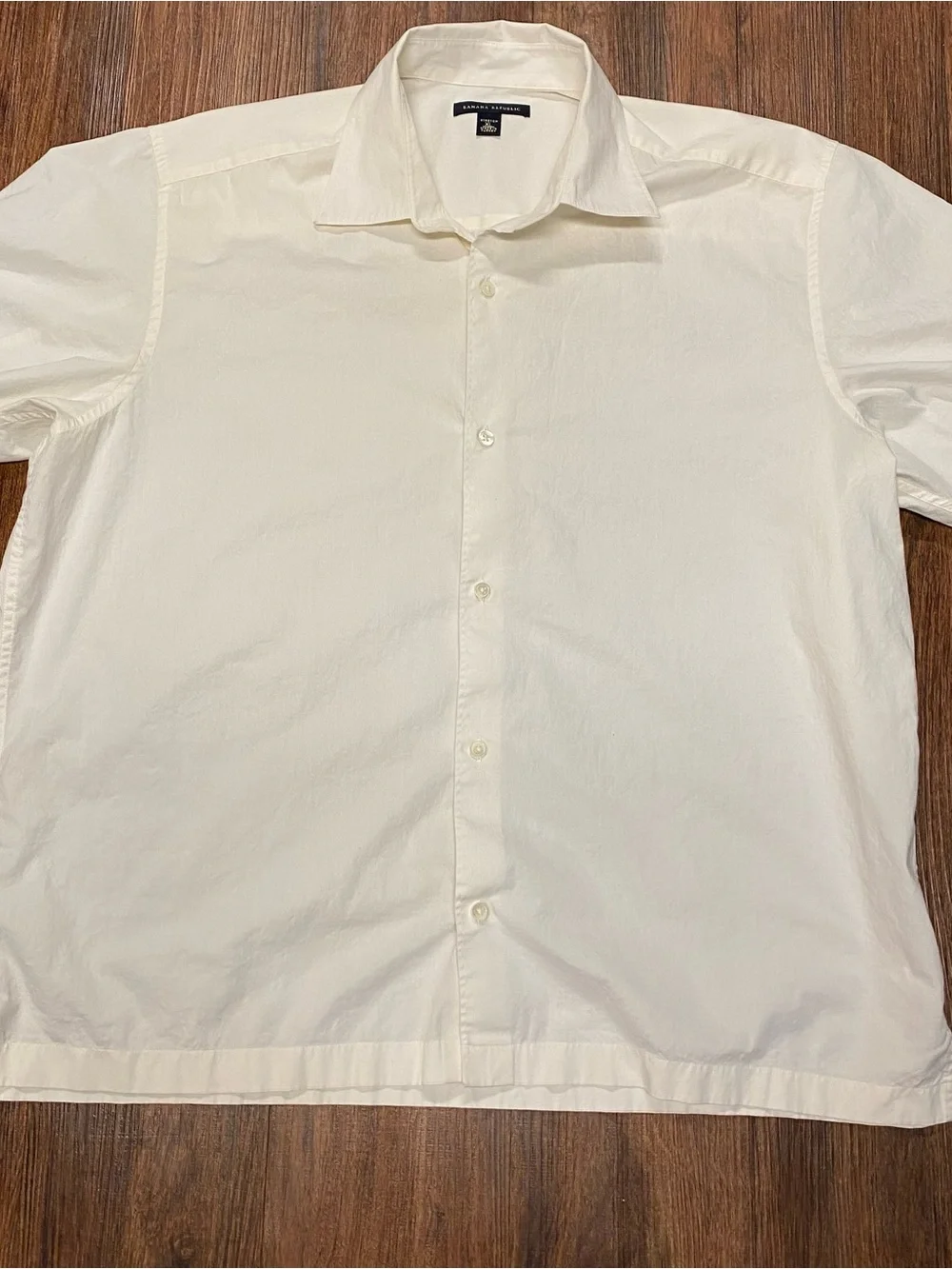 Banana Republic Men's Cream Dress Shirt - Classic Button-Up